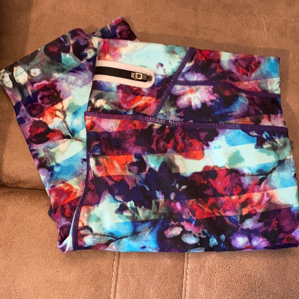 Athleta Floral Fade Sonar Capri Tight Leggings